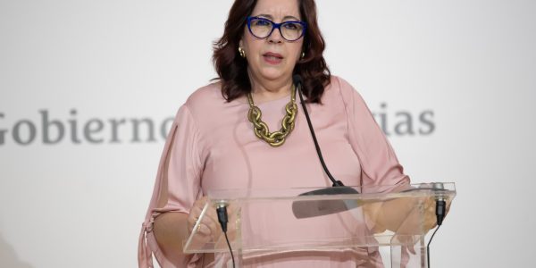 Manuela de Armas en su toma de posesión | Foto: PRESIDENCIA DEL GOBIERNO DE CANARIAS