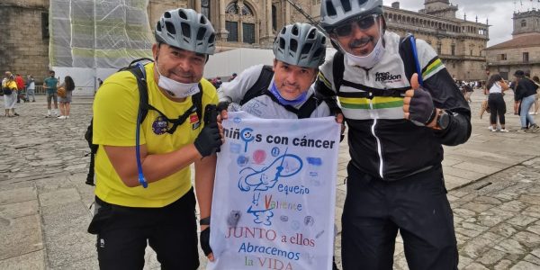 José Jerez durante la "bicigrinación" a Santiago de Compostela | Foto: ASOCIACIÓN PEQUEÑO VALIENTE