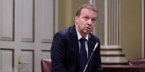 Miguel Ángel Ponce en el Parlamento de Canarias| Foto: PP