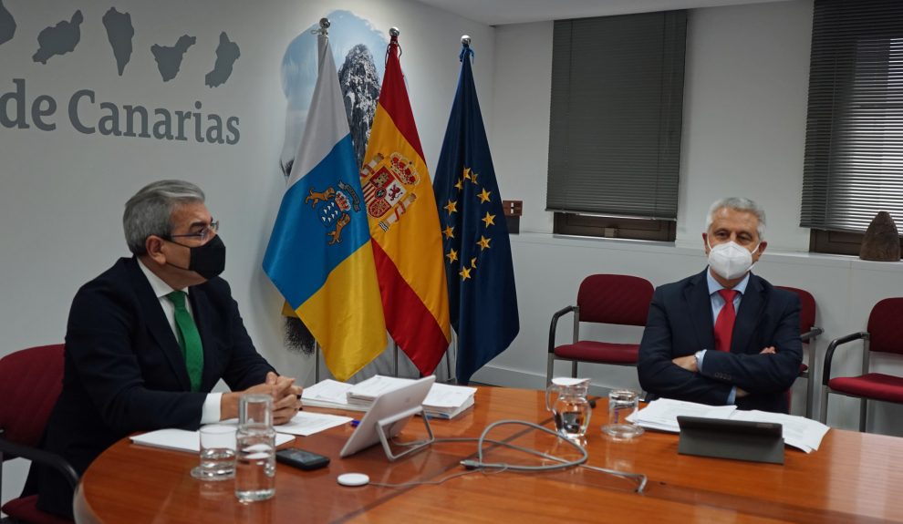 Fermín Delgado (dcha.) y Román Rodríguez | Foto: VICEPRESIDENCIA DEL GOBIERNO DE CANARIAS