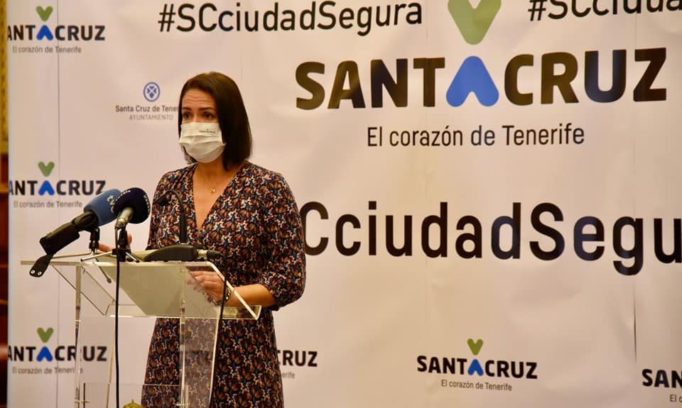 Evelyn Alonso en una rueda de prensa | Foto: Ayuntamiento de Santa Cruz de Tenerife