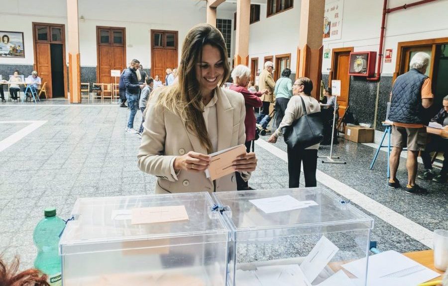 María Fernández vota en 2019 | COALICIÓN CANARIA