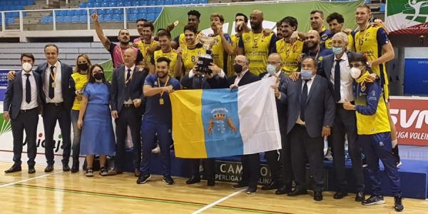 Equipo del CV Guaguas celebrando la victoria el pasado sábado | GOBIERNO DE CANARIAS