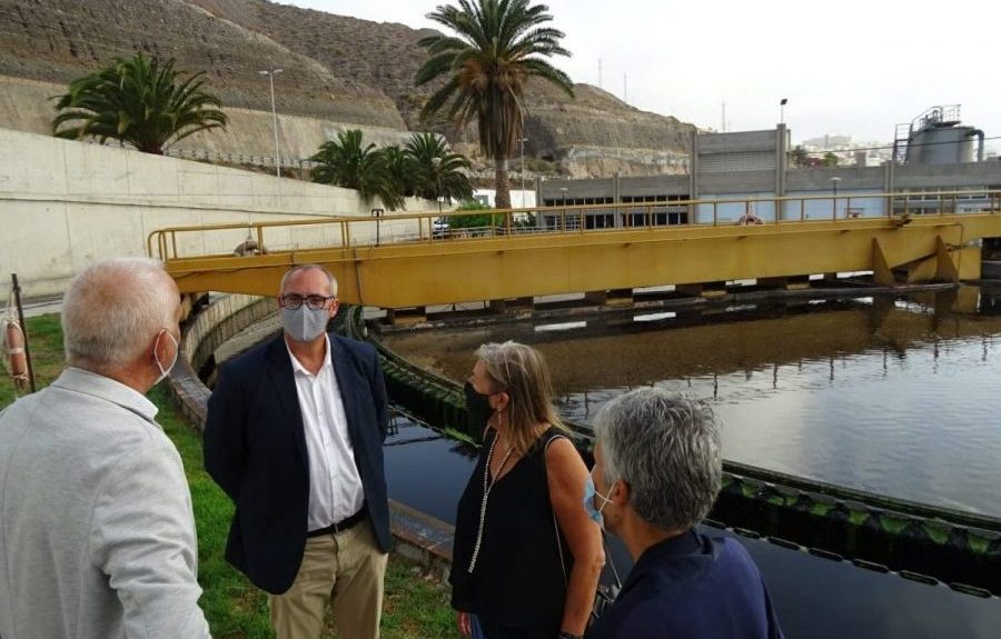 Víctor Navarro en la estación depuradora de Barranco Seco II | CONSEJERÍA DE TRANSICIÓN ECOLÓGICA DEL GOBIERNO DE CANARIAS