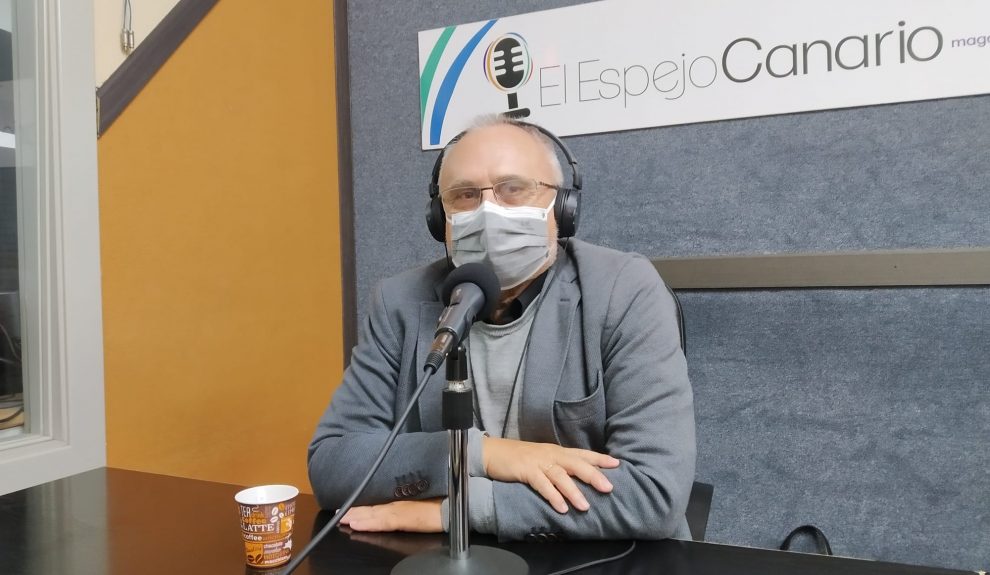 José Cristóbal García en los estudios de El Espejo Canario