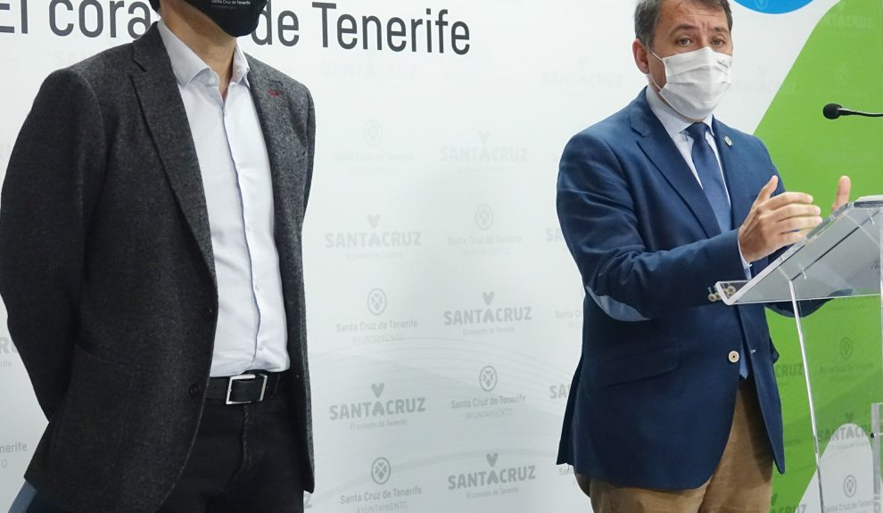 José Manuel Bermúdez (izquierda) en una comparecencia ante los medios | Foto: Ayuntamiento de Santa Cruz de Tenerife