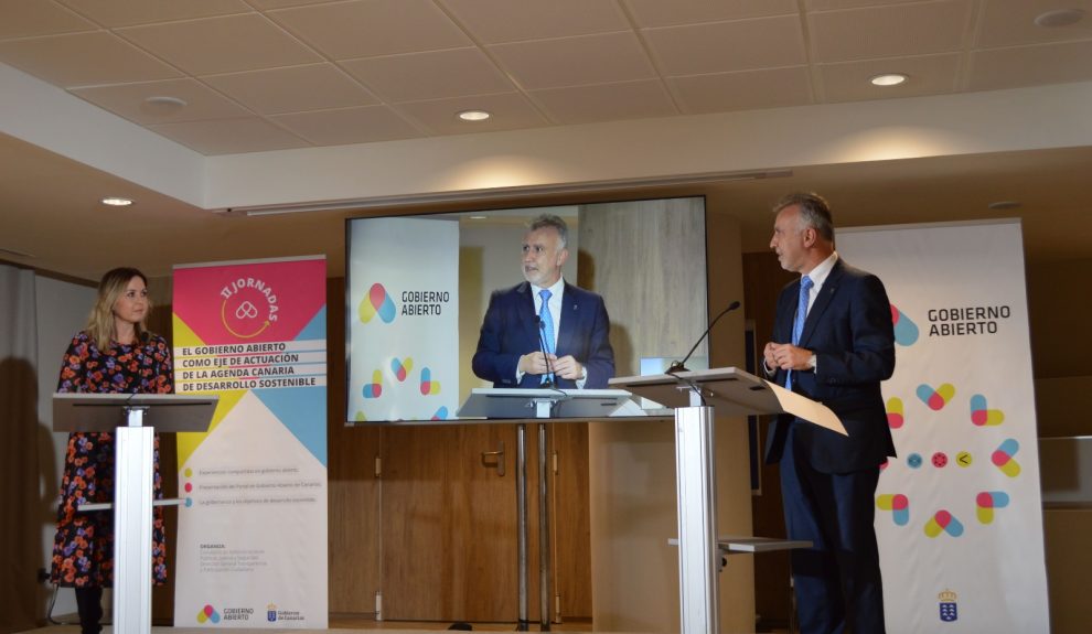 Marta Saavedra y Ángel Víctor Torres durante la presentación del Portal de Gobierno Abierto | Foto: Gobierno de Canarias