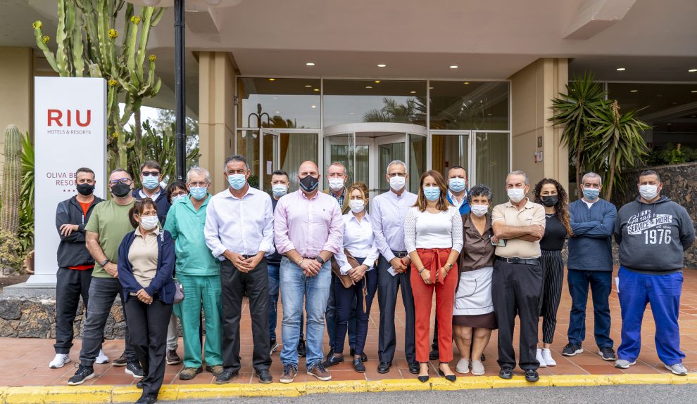 Trabajadores del hotel Tres Islas en el Cabildo de Fuerteventura