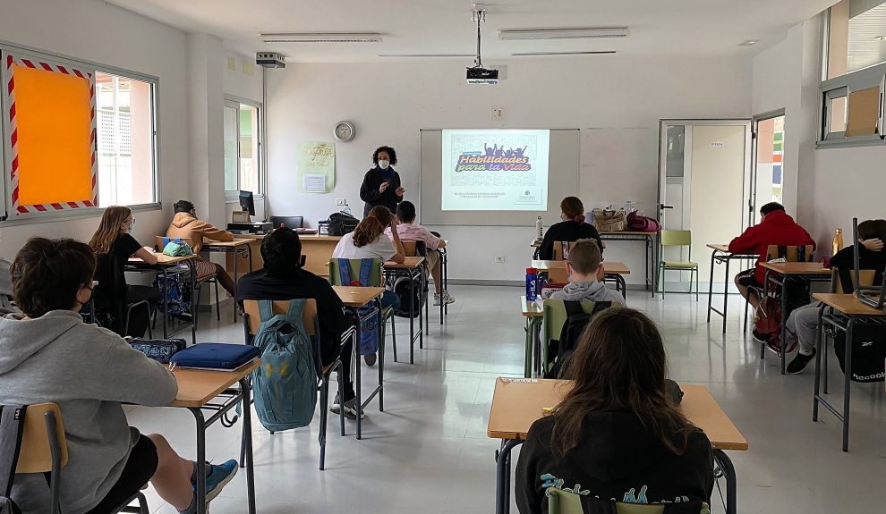 Taller Habilidades para la vida del proyecto Tejiendo Alas | Foto: Ayuntamiento de Mogá