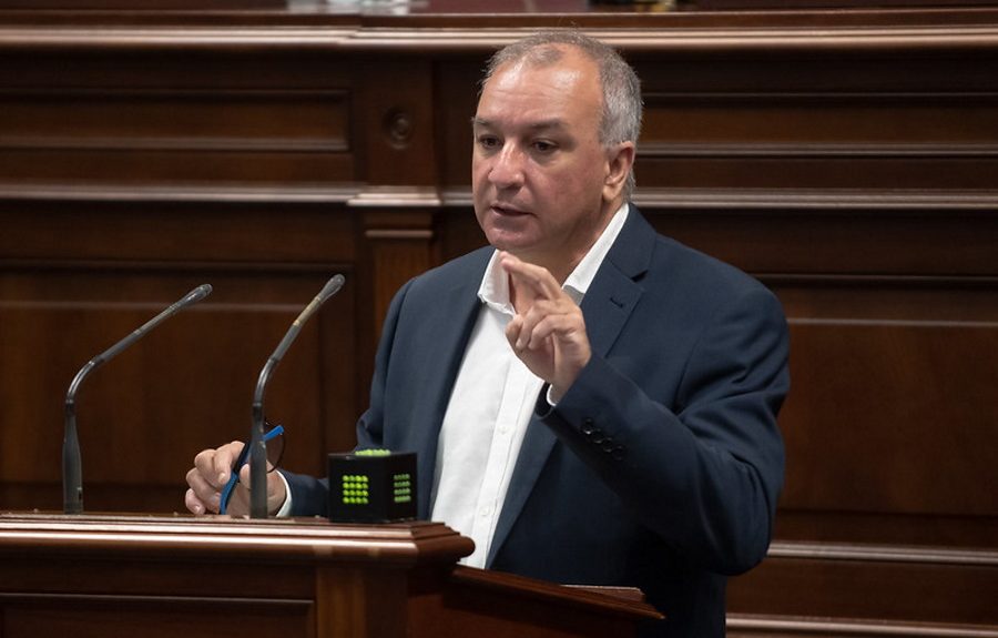 Luis Campos | Foto: Parlamento de Canarias