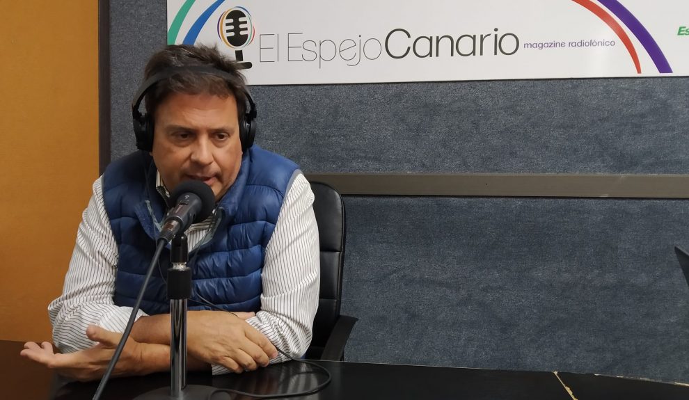 Luis Ibarra en los estudios de El Espejo Canario