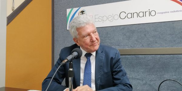 Pedro Quevedo en los estudios de El Espejo Canario