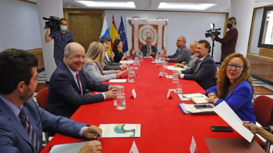 Reunión de directivos de Asinca con el presidente del Gobierno canario