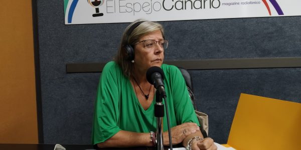 Mercedes Fernández-Couto en los estudios de El Espejo Canario