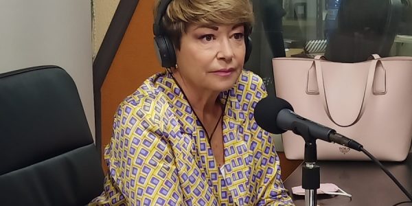 María de la Salud Gil en los estudios de El Espejo Canario