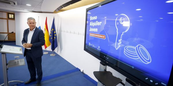 Sebastián Franquis en la presentación del Bono Joven Alquiler | Foto: Gobierno de Canarias