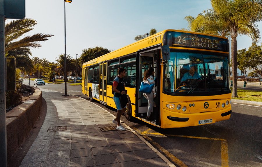 La gratuidad de las guaguas plantea problemas a las operadoras