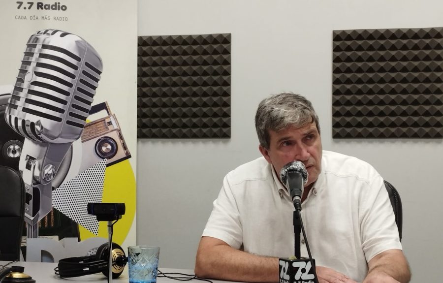 Javier Doreste en los estudios de El Espejo Canario