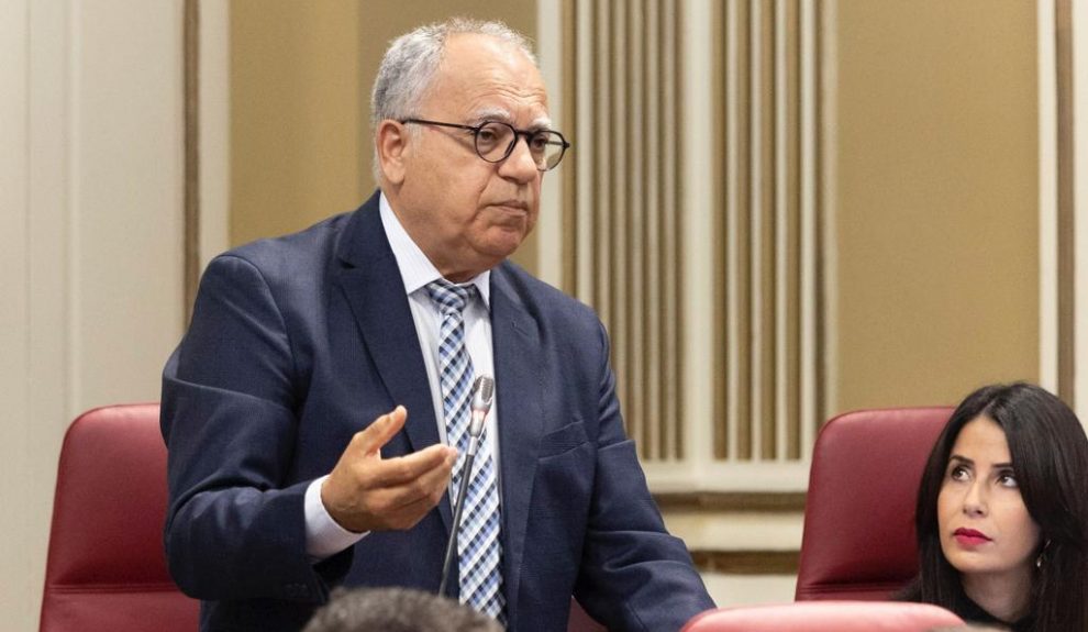 Casimiro Curbelo en una sesión del Parlamento de Canarias | Foto: ASG