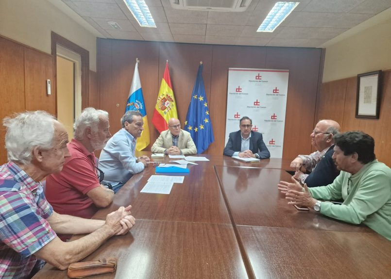 Reunión de miembros del Foro Roque Aldeano con el Diputado del Común | Foto: Diputado del Común