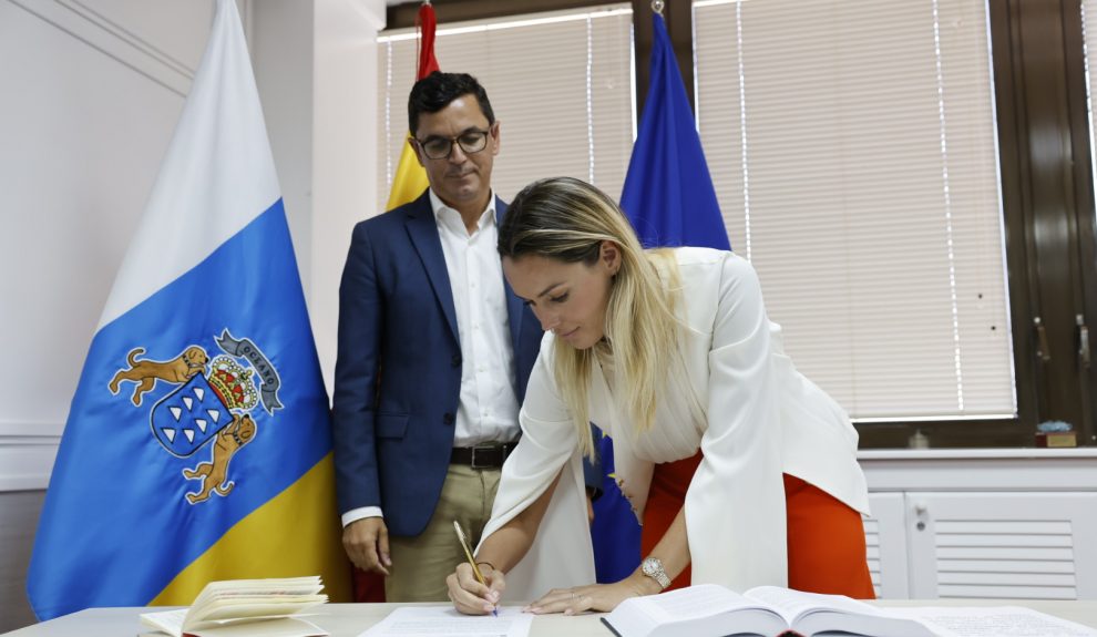 María Fer en la toma de posesión como directora generald e Transportes | Foto: Gobcan