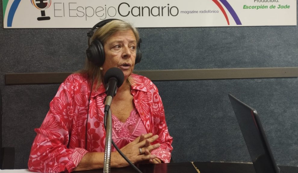 Mercedes Fernández-Couto en los estudios de El Espejo Canario