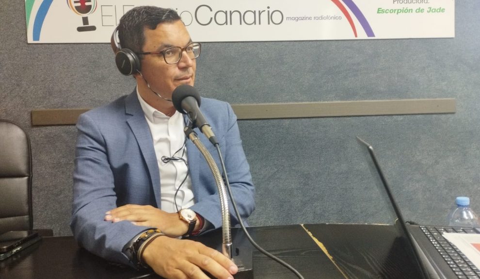 Pablo Rodríguez en los estudios de El Espejo Canario