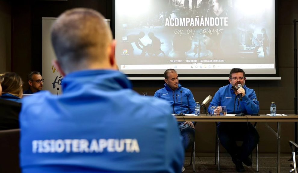 Representantes del Colegio de Fisioterapeutas de Canarias en una rueda de prensa | Foto: CFC