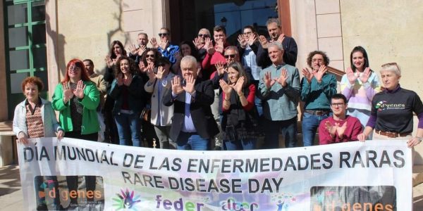 Concentración por el Día de las Enfermedades raras | Foto: Asociación D'Genes