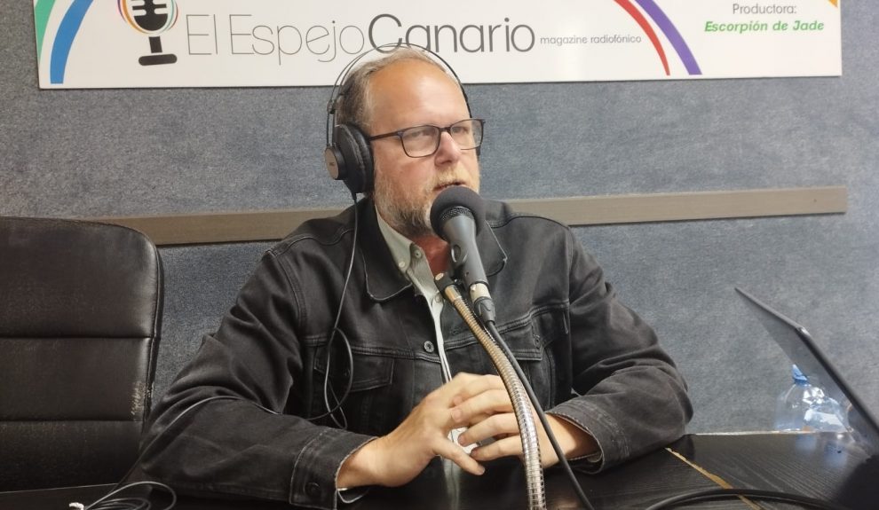 José Eduardo Ramírez en los estudios de El Espejo Canario