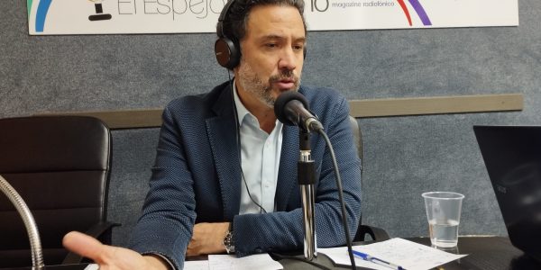 Guillermo Mariscal en los estudios de El Espejo Canario