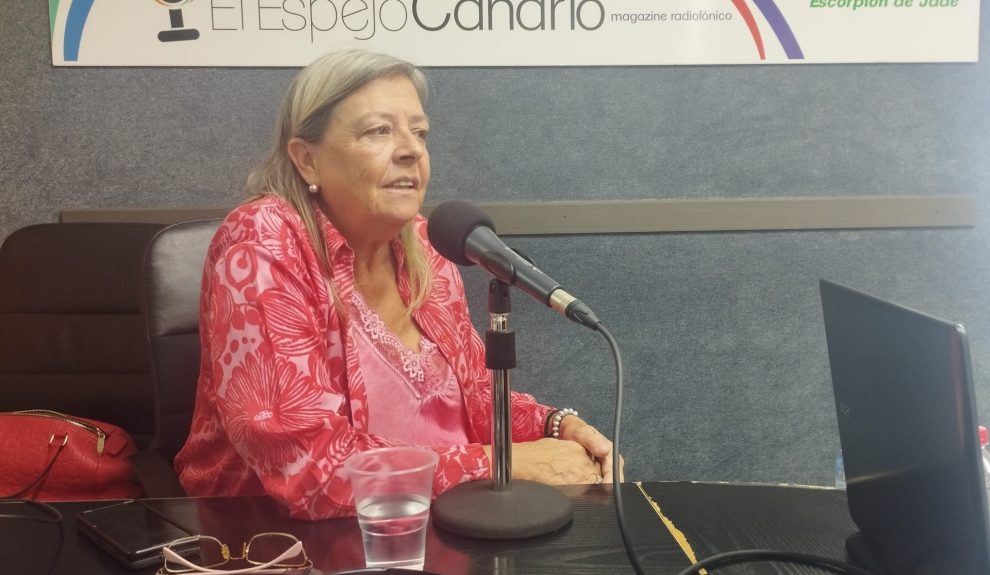 Mercedes Fernández-Couto en los estudios de El Espejo Canario