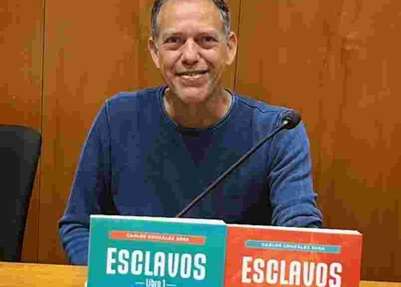 Carlos González Sosa presenta su obra 'Esclavos'