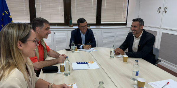 Reunión de Isaí Blanco con el Gobierno de Canarias | Foto: Ayuntamiento de La Oliva
