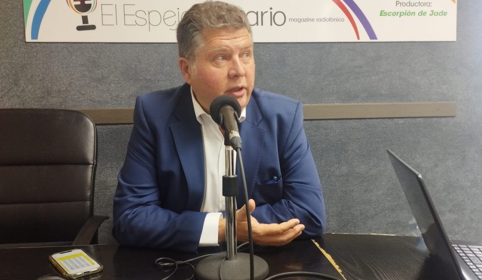 Francisco Rodríguez en los estudios de El Espejo Canario