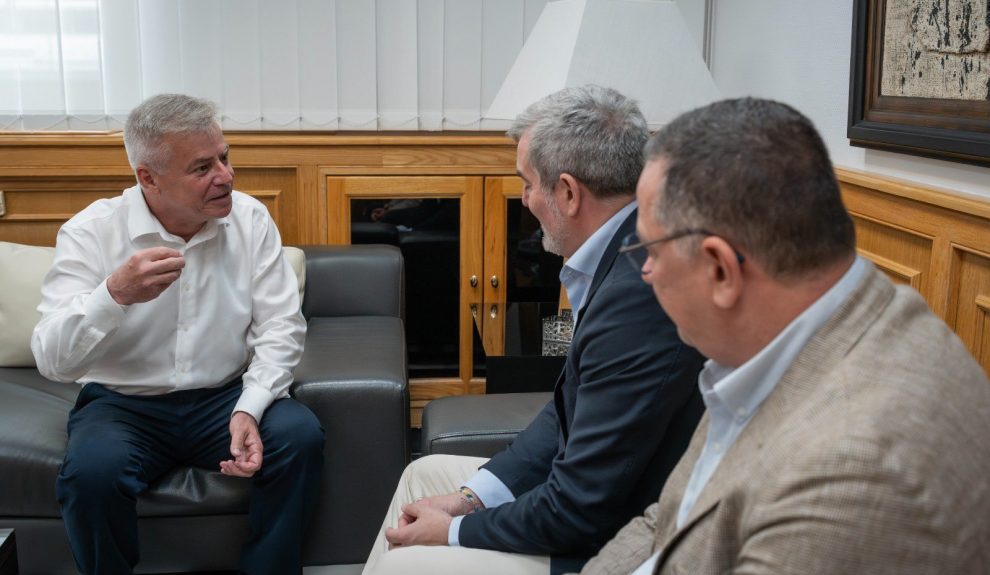 Calixto Herrera en una reunión con Fernando Clavijo | Foto: Gobierno de Canarias