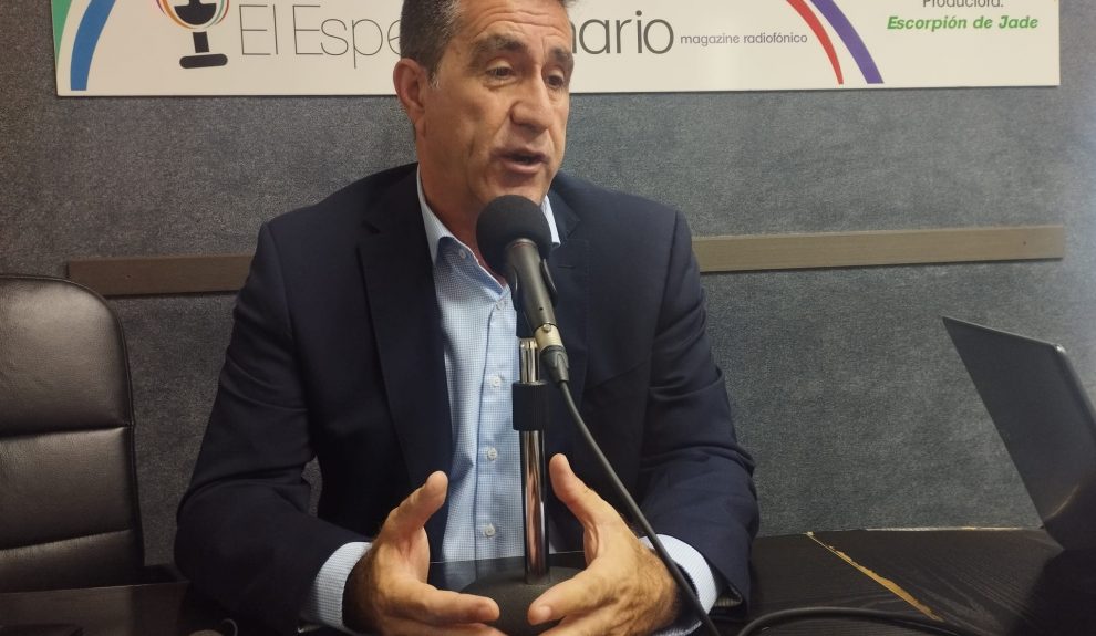 Francis Candil en los estudios de El Espejo Canario