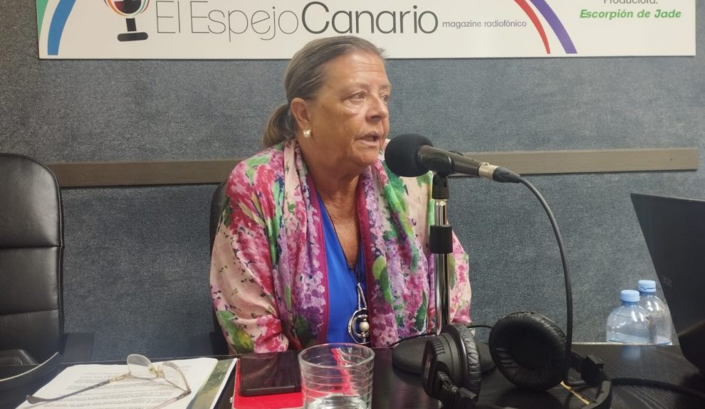 Mercedes Fernández-Couto en los estudios de El Espejo Canario