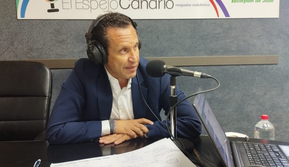 José Juan González Salmah en los estudios de El Espejo Canario