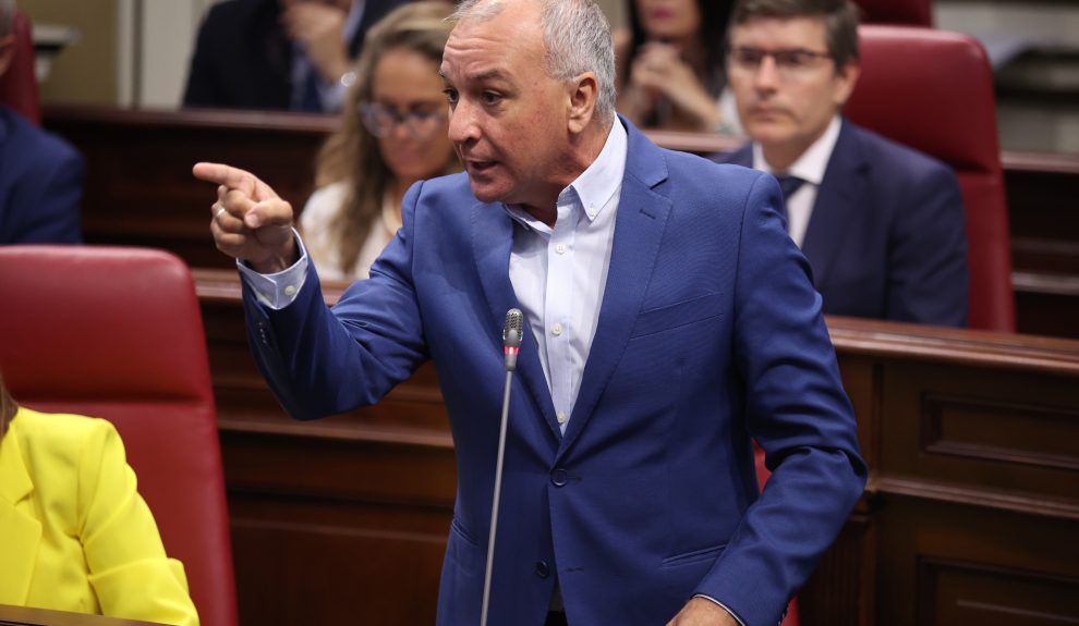 Luis Campos en el Parlamento canario | Foto: NC