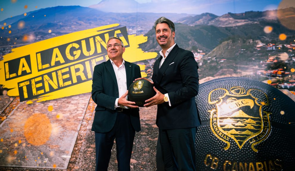 Momento de la firma del patrocinio | Foto: Ayuntamiento de La Laguna