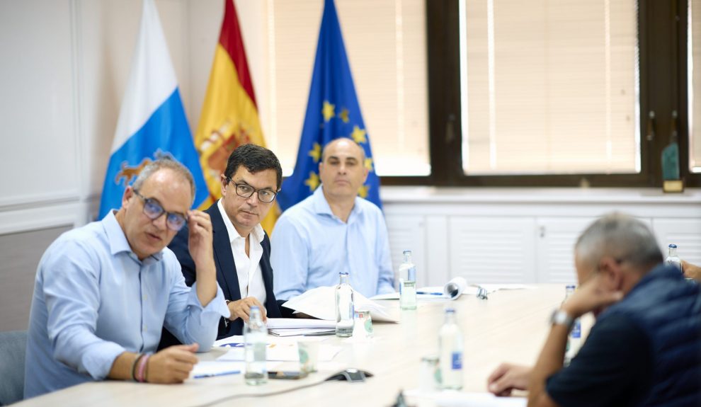 Reunión de Costas con los colectivos afectados | Foto: Gobierno de Canarias