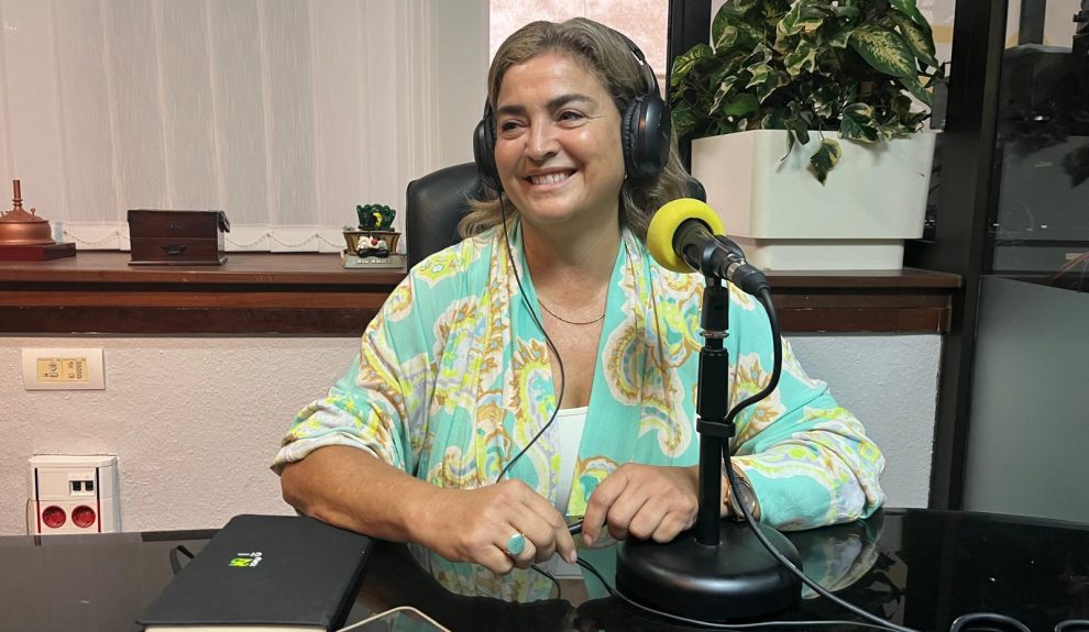 María Méndez en los estudios de El Espejo Canario