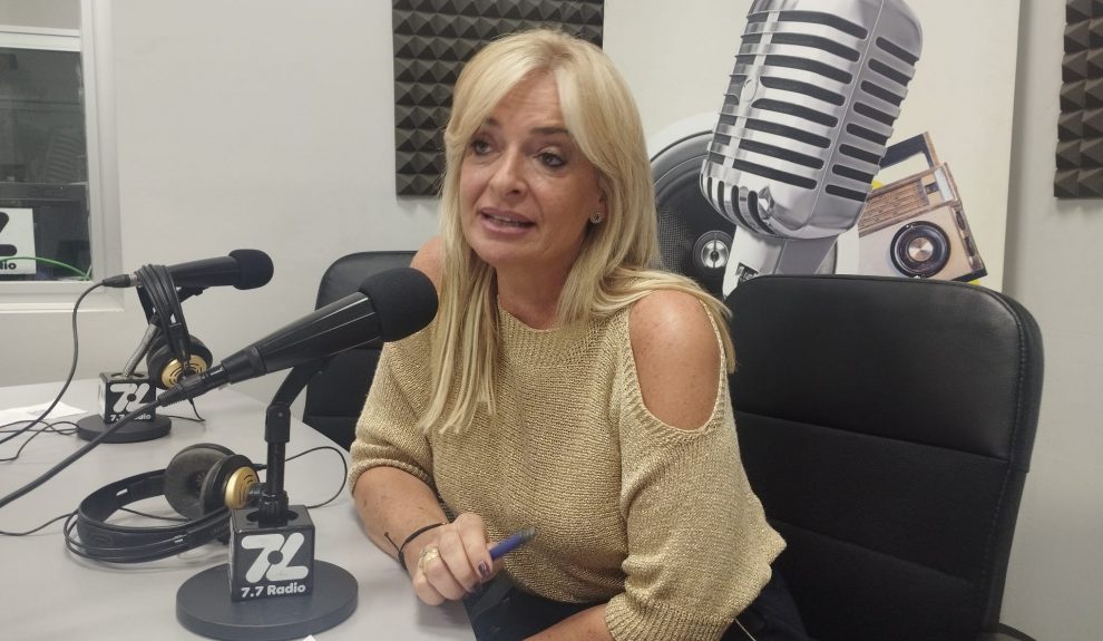 Esther Monzón en los estudios de El Espejo Canario