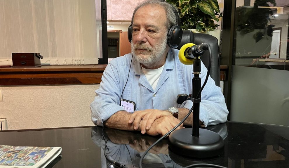 José Luis Rivero Ceballos en los estudios de El Espejo Canario