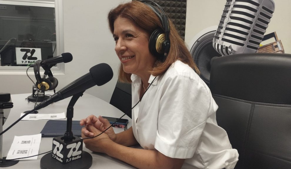 Carmen Hernández en los estudios de El Espejo Canaria