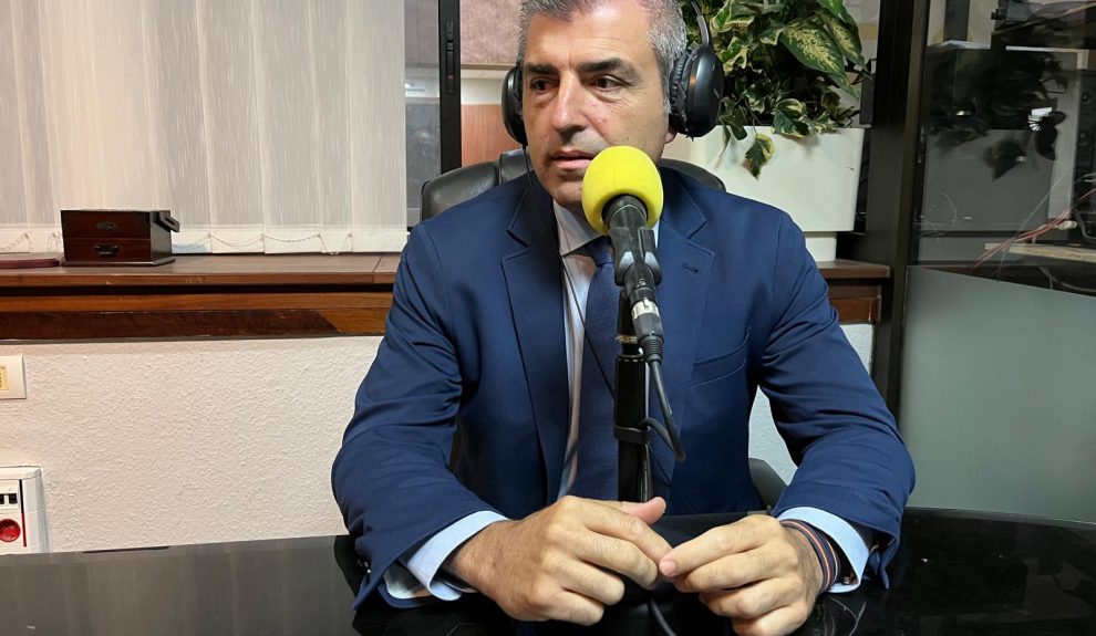 Manuel Domínguez en los estudios de El Espejo Canario