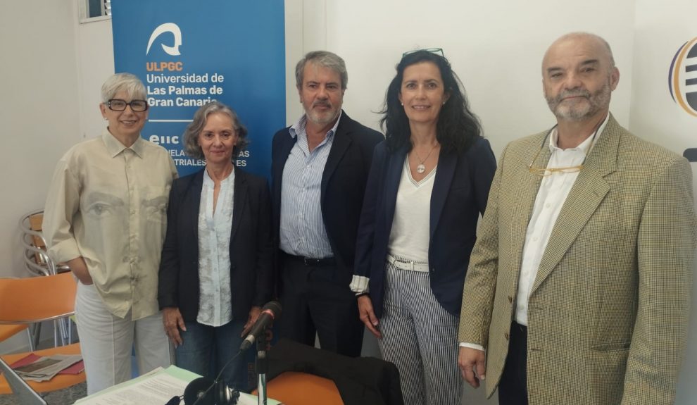 Miriam Torres, María Asunción Morales, Carmelo Quintana, Paqui Quintana y Javier Solis en el set de El Espejo Canario en la Universidad Politécnica de Las Palmas