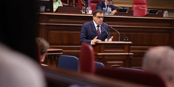 Manuel Miranda durante una intervención en el Parlamento de Canarias | Foto: Parcan