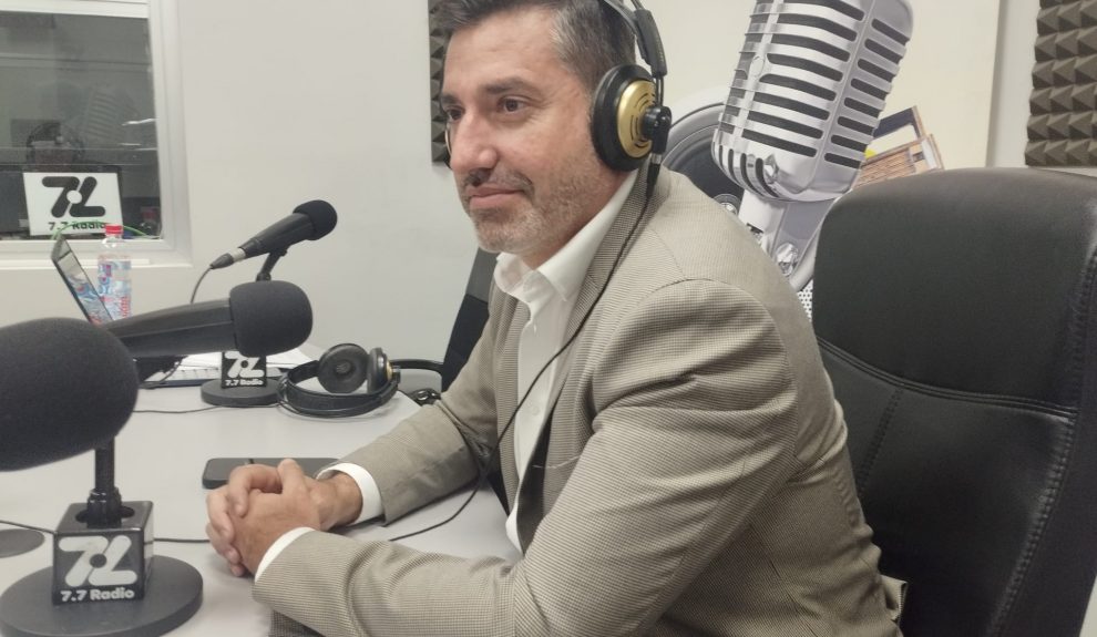 Alejandro Marichal en los estudios de El Espejo Canario